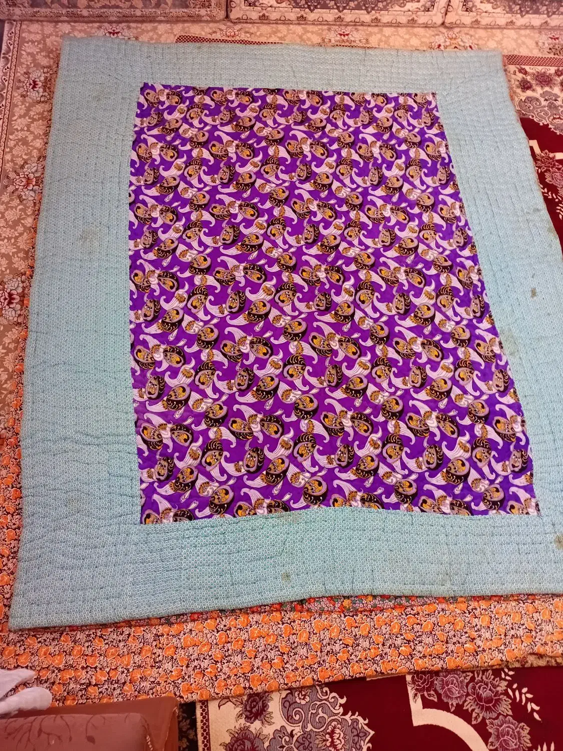 لحاف|رختخواب، بالش، پتو|اقبالیه, |دیوار