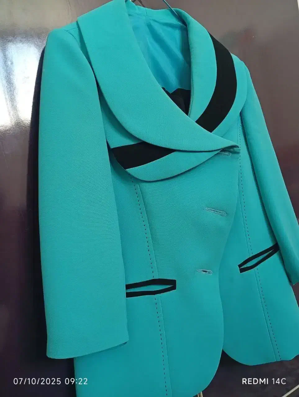 کت و دامن کوتاه|لباس|شهرکرد, |دیوار