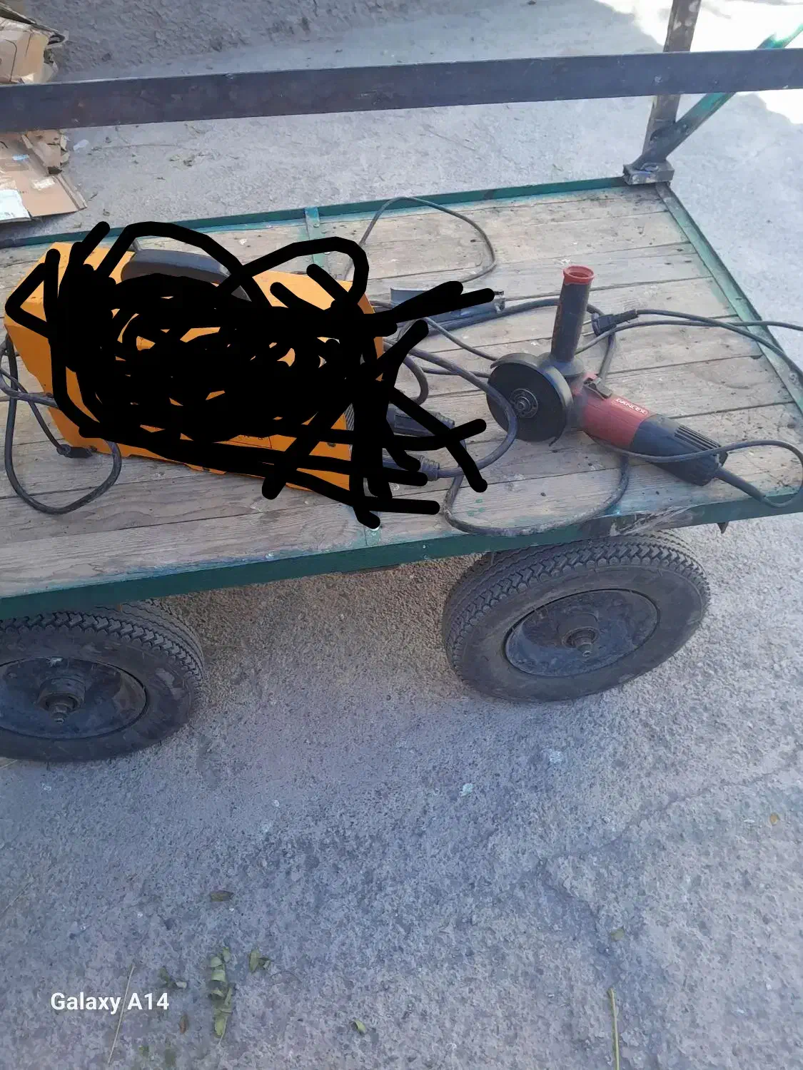 گاری چرخ سنگ|ابزارآلات|نیشابور, گنبد سبز|دیوار