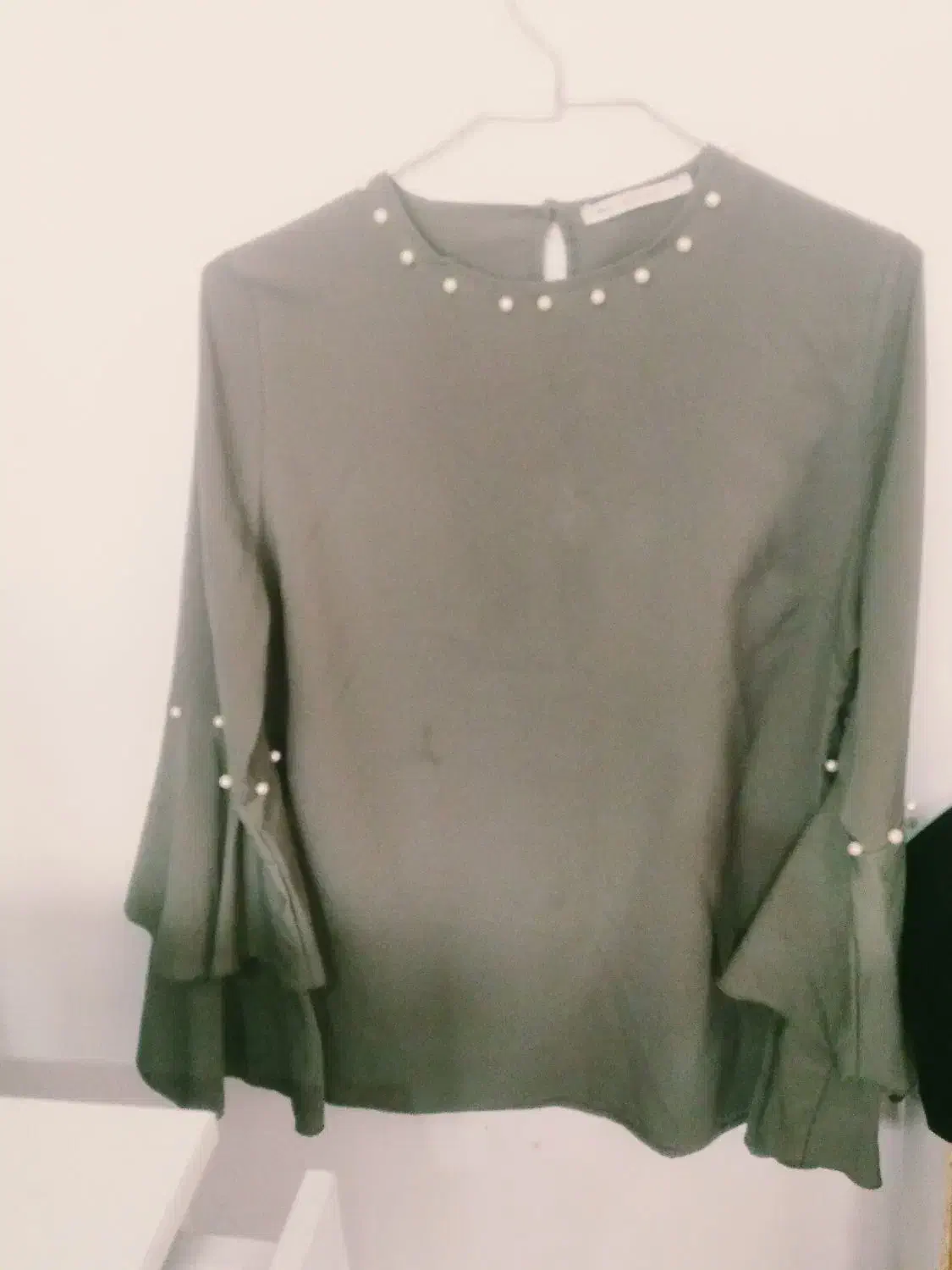 مانتو|لباس|رشت, بیجارپس|دیوار