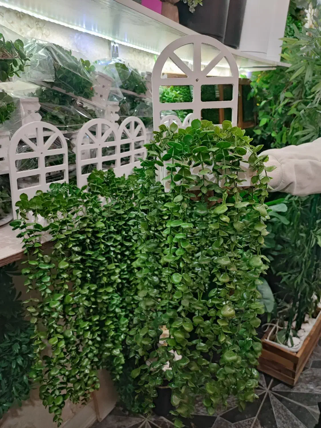 شلف اویز|گل مصنوعی|قم, نیروگاه|دیوار