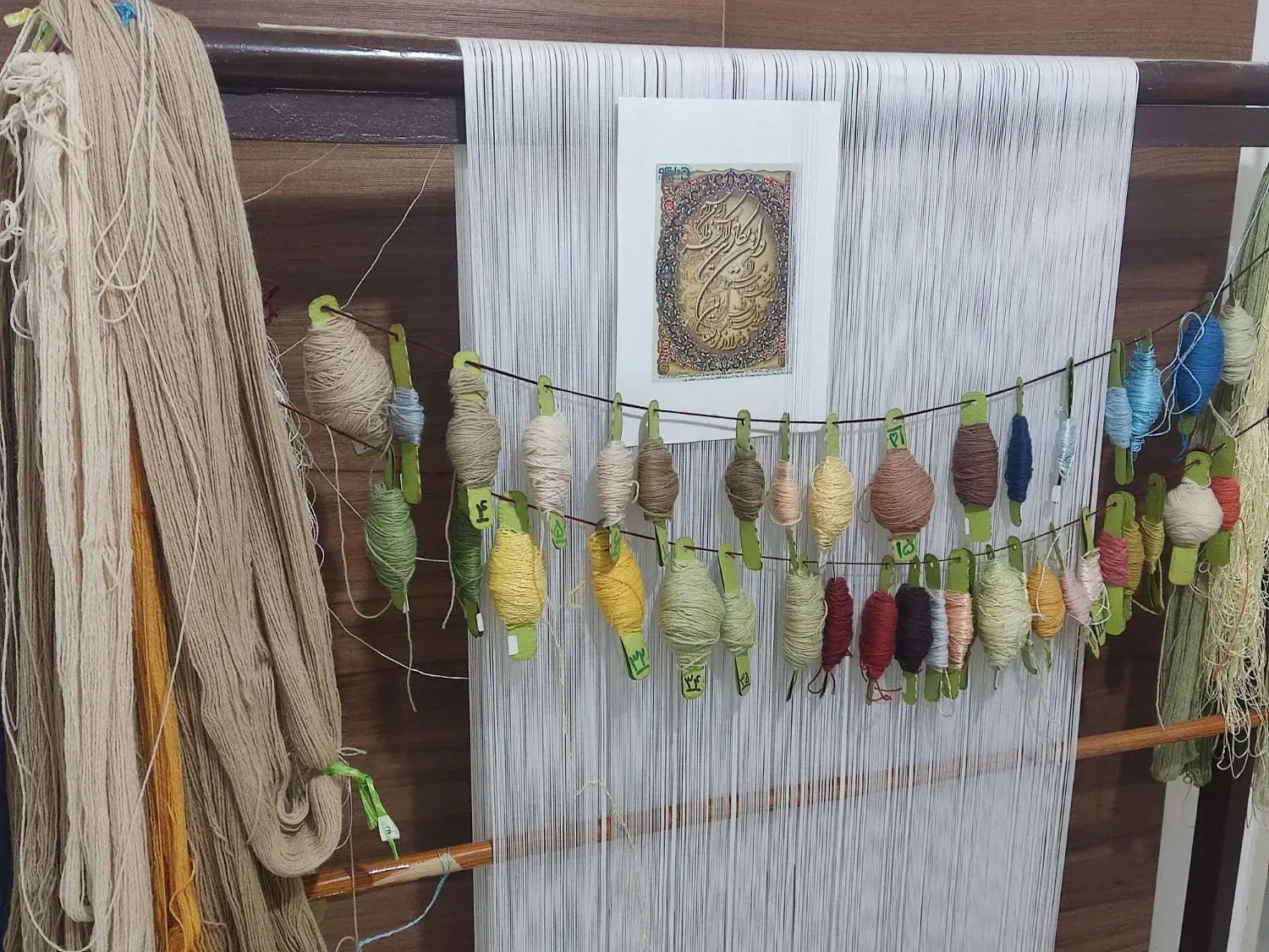 دار تابلوفرش حرفهای + نخ و وسایل کامل|لوازم خیاطی و بافتنی|صدرا-فارس, فاز ۲|دیوار