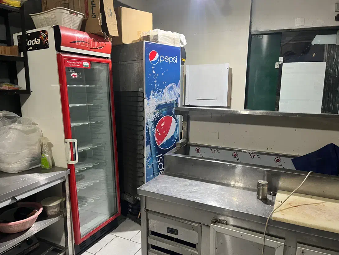 واگذاری مغازه فست فود در حال کار|اجارهٔ مغازه و غرفه|اصفهان, شاهزید|دیوار