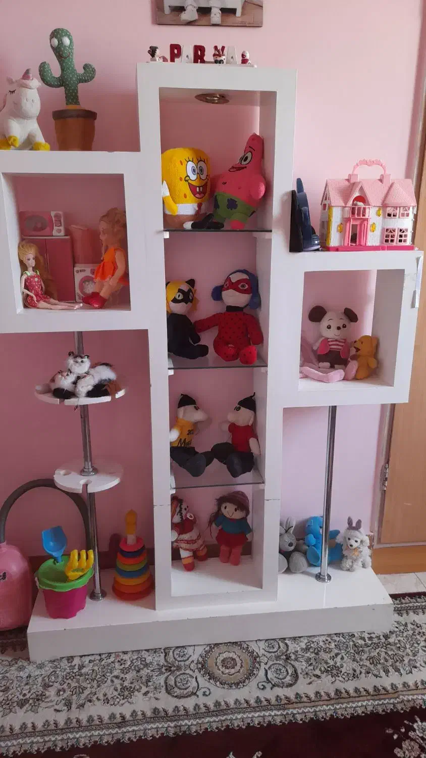 ویترین استند|آرایشگاه و سالن‌های زیبایی|زاهدان, |دیوار