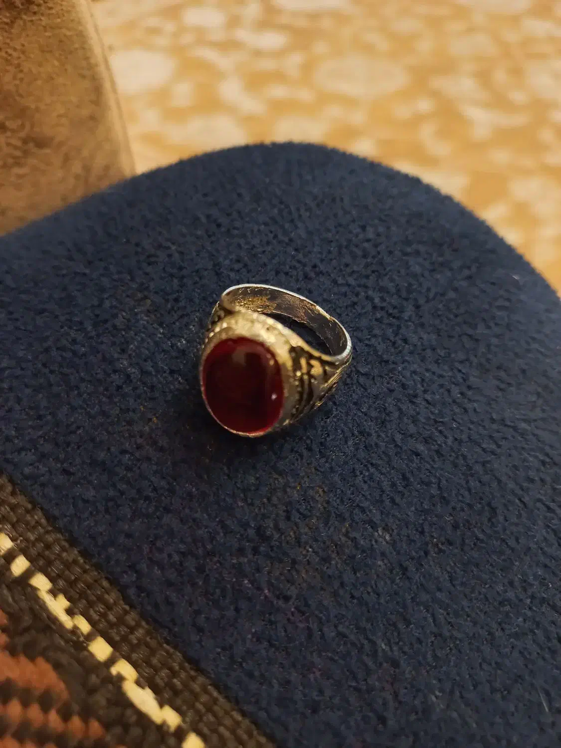 انگشتر|بدلیجات|قدس, شهر‌قدس|دیوار