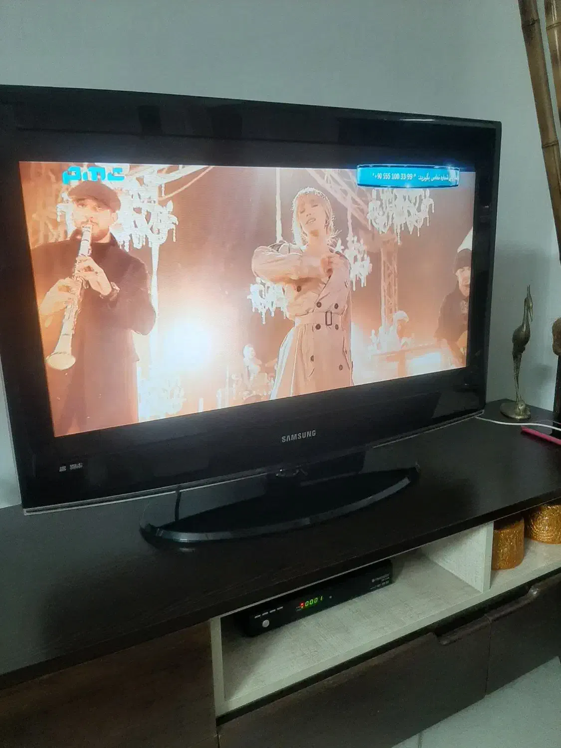 ال‌سی‌دی ۳۲ کاملن سالم بدون یراد|تلویزیون و پروژکتور|پیشوا, |دیوار