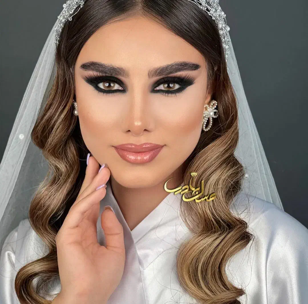 جشنواره خدمات میکاپ شنیون با کیفیت و قیمت استثنایی|خدمات آرایشگری و زیبایی|بروجرد, |دیوار