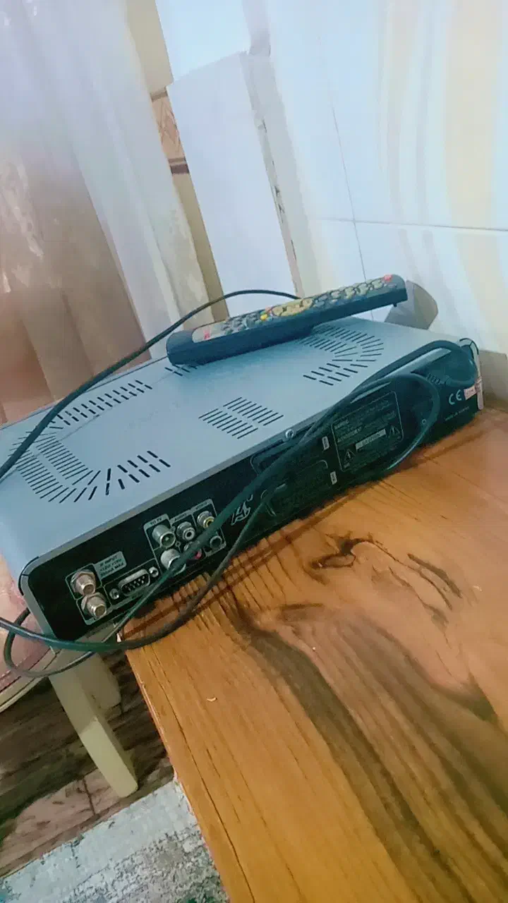 گیرنده دیجیتال|صوتی و تصویری|اقبالیه, |دیوار