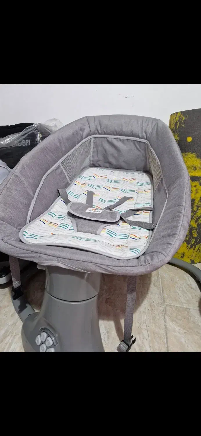 صندلی ماشین کریر گهواره برقی|تخت و صندلی بچه|شیراز, پودنک|دیوار