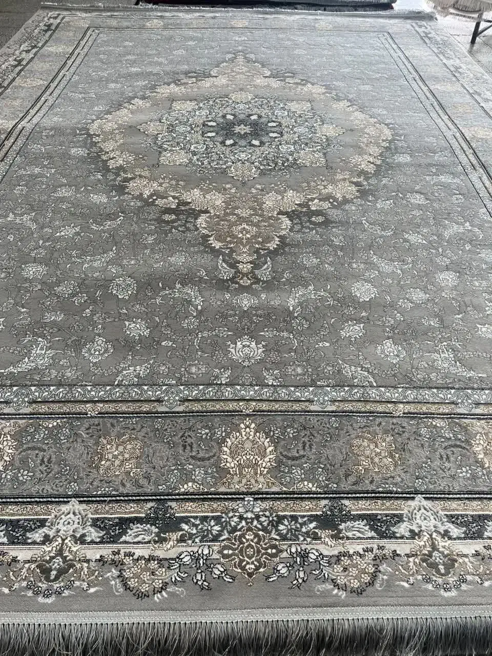 فرش استوک و تخفیفی زیر قیمت بازار ۷۰۰ و ۱۲۰۰ شانه|فرش|تهران, یافتآباد|دیوار