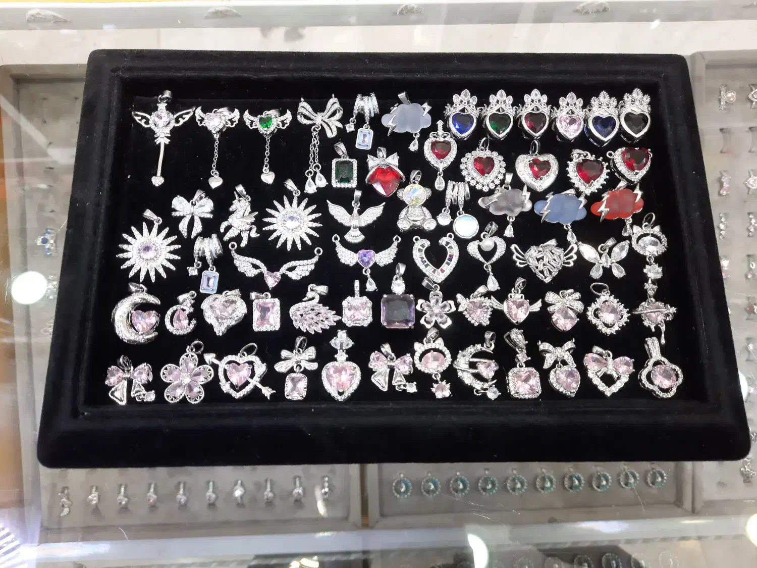 انواع پلاک سواروسکی نگین دار دارای مدل های مختلف|بدلیجات|قم, ارم|دیوار