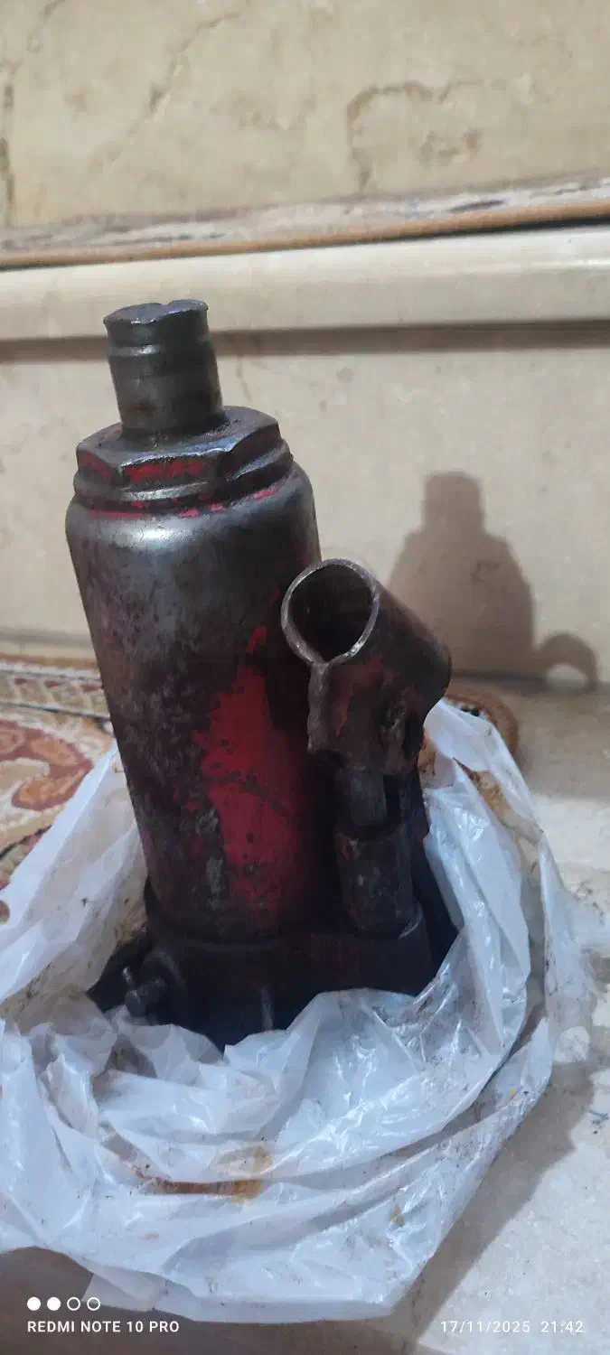 جک 5 تن سالم سالم|قطعات یدکی و لوازم جانبی|کاشان, کارگر|دیوار