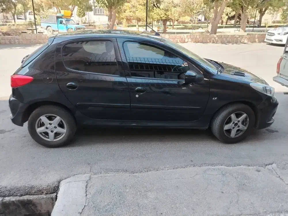 پژو۲۰۷ مدل ۹۷ دنده ای|خودرو سواری و وانت|شیراز, فخرآباد (دروازه کازرون)|دیوار