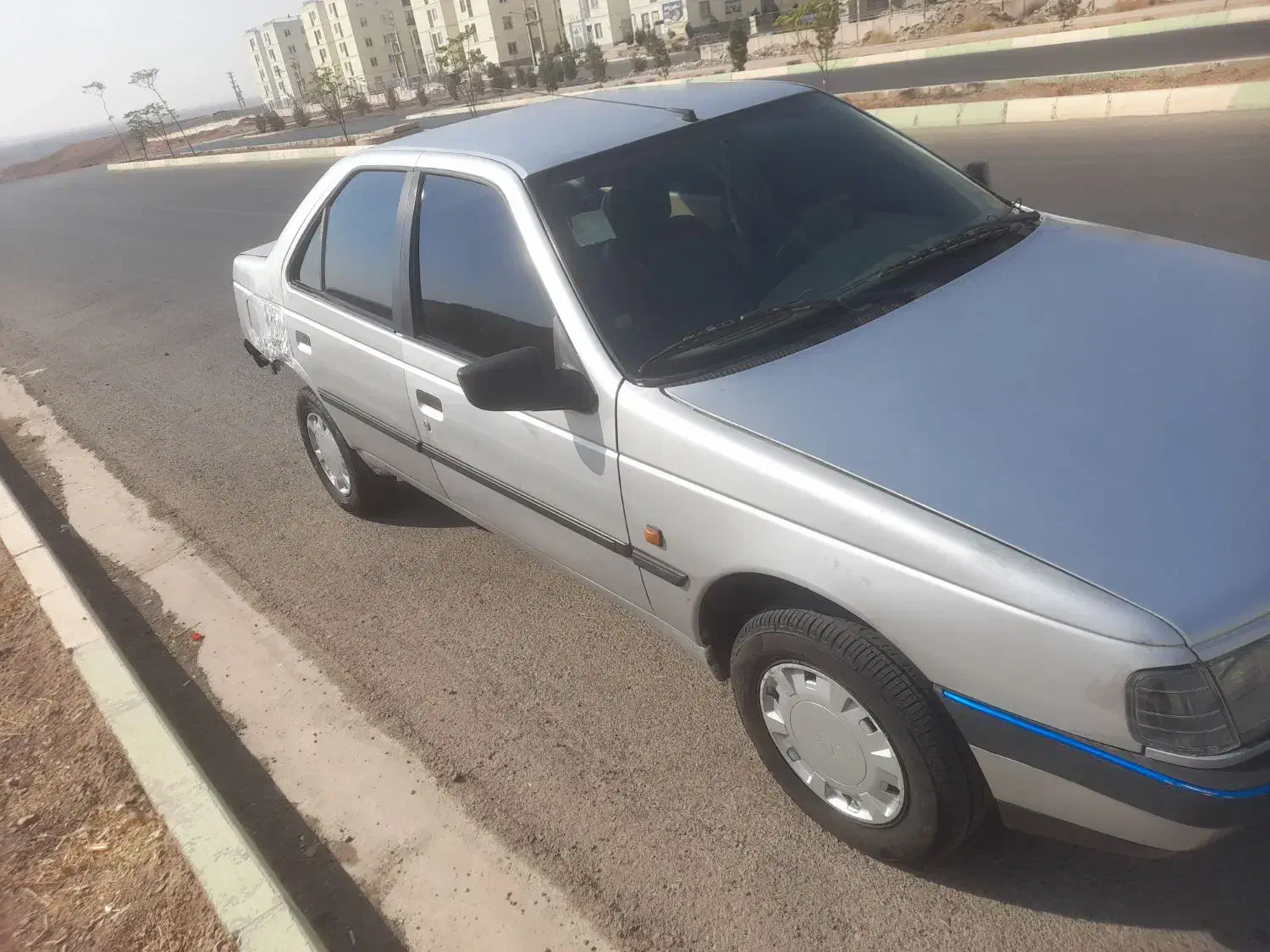 پژو ۴۰۵ نقر ای متالیک تصادفی مدل ۸۹ تو کرم|خودرو سواری و وانت|پرند, فاز ۶|دیوار