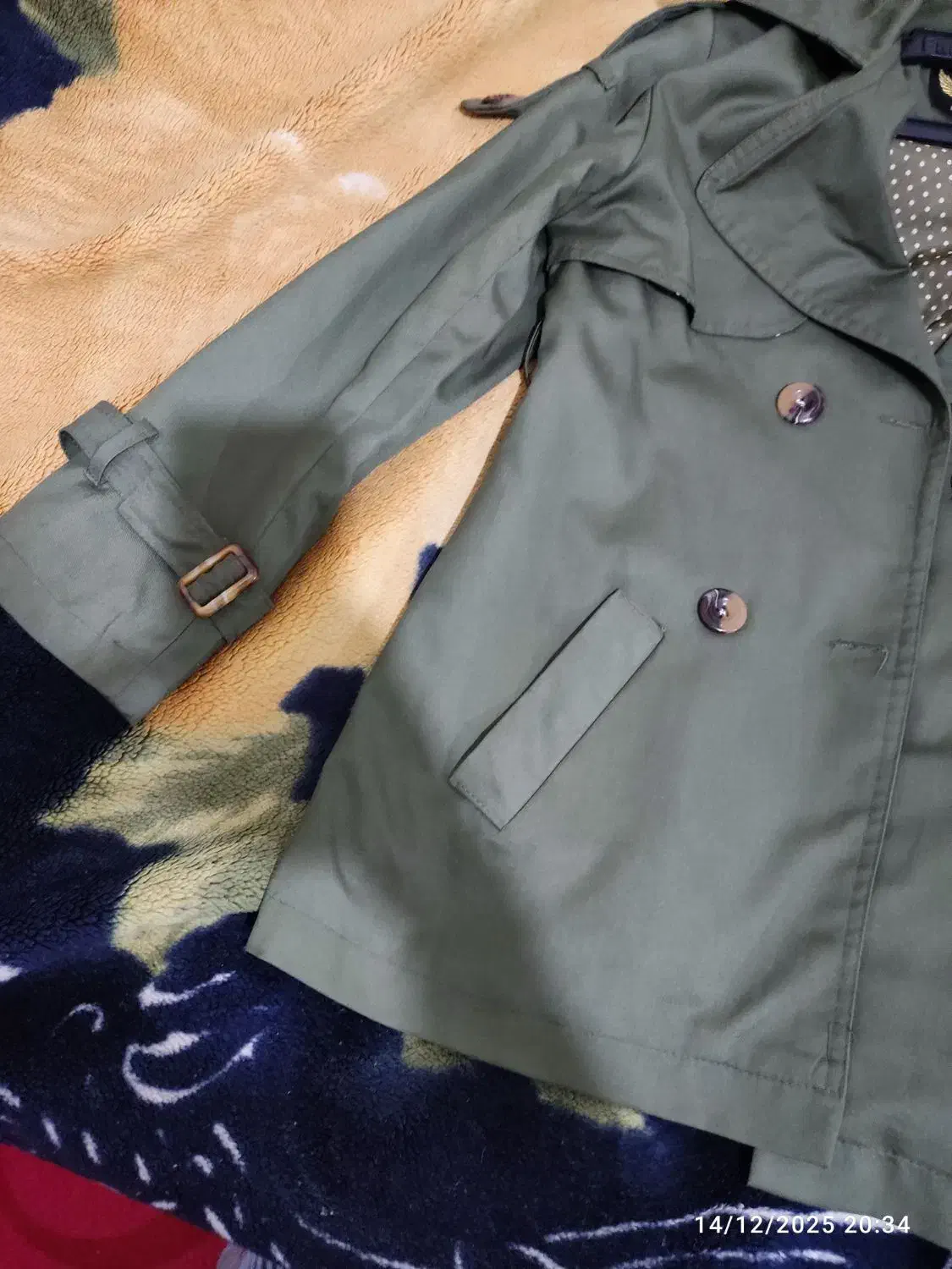 بارونی استردار|لباس|کاشمر, |دیوار