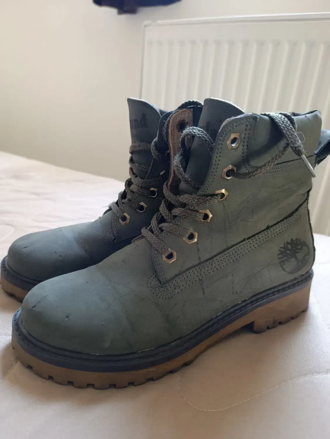 بوت و نیم بوت چرم اصل|کیف، کفش، کمربند|پرند, فاز ۳|دیوار