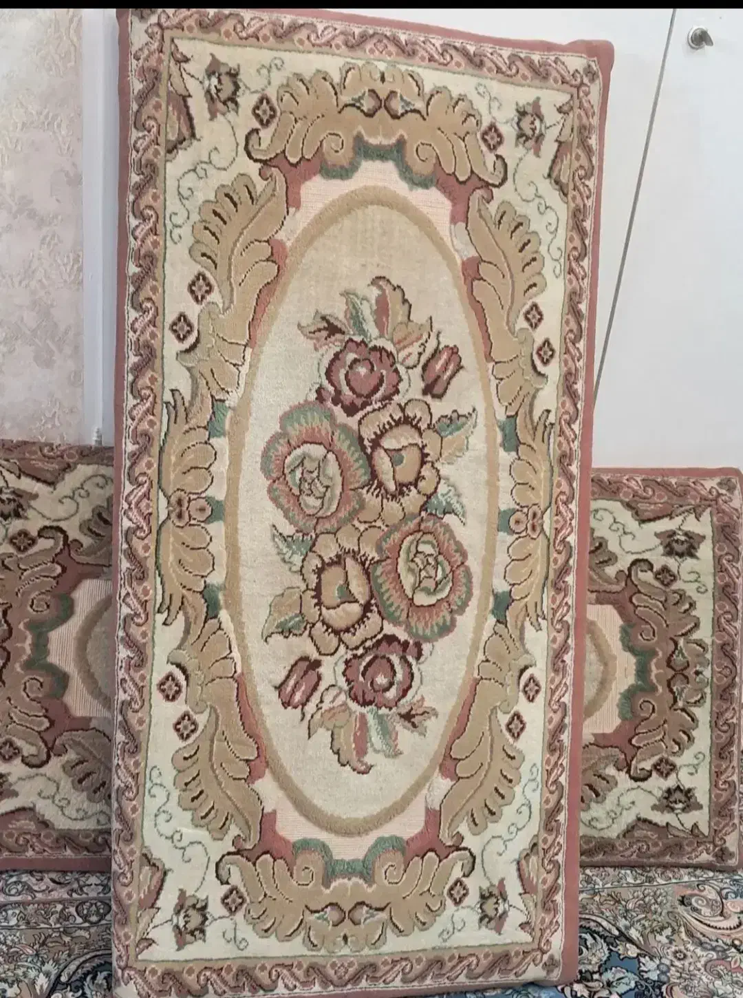 سه عدد پشتی ماشینی گل برجسته|پشتی|کرج, برغان|دیوار