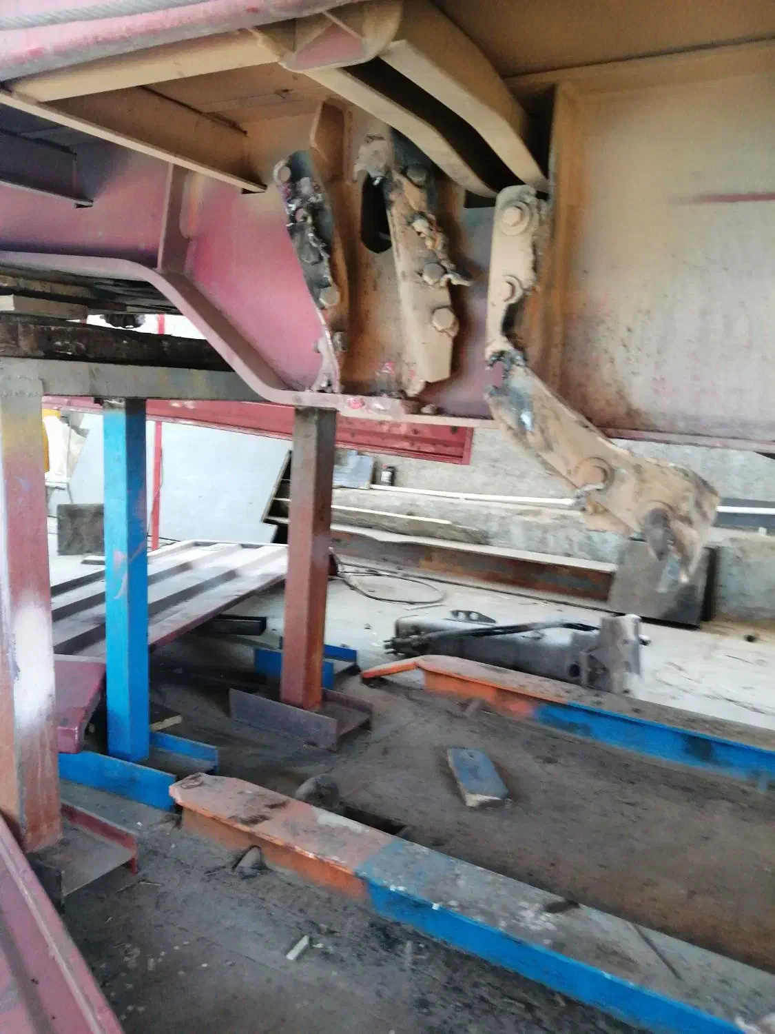 استخدام آهنگر ماشین سنگین|استخدام صنعتی، فنی، مهندسی|زارچ, |دیوار