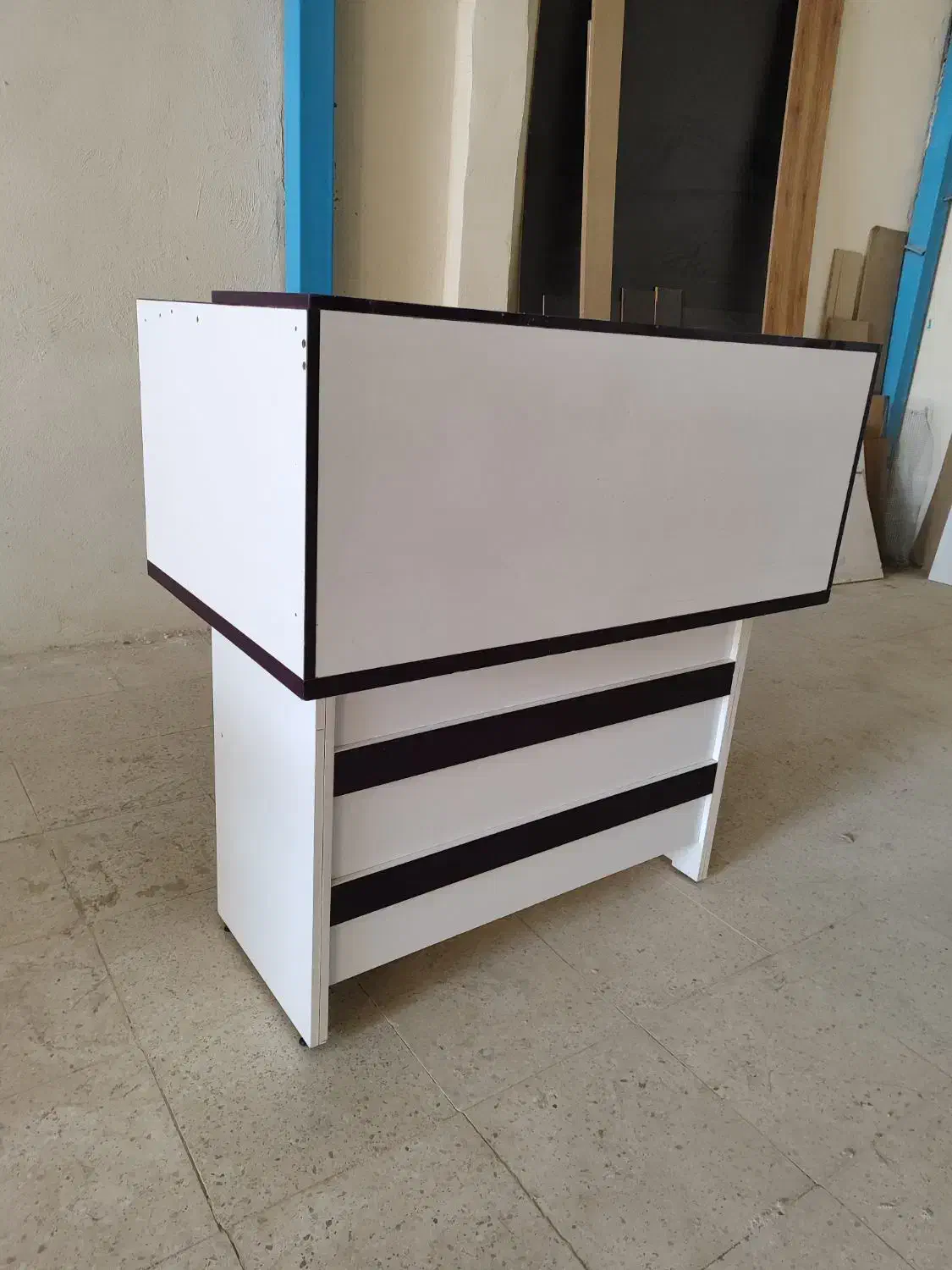 میز پیشخان|میز تحریر و کامپیوتر|اصفهان, قهجاورستان|دیوار