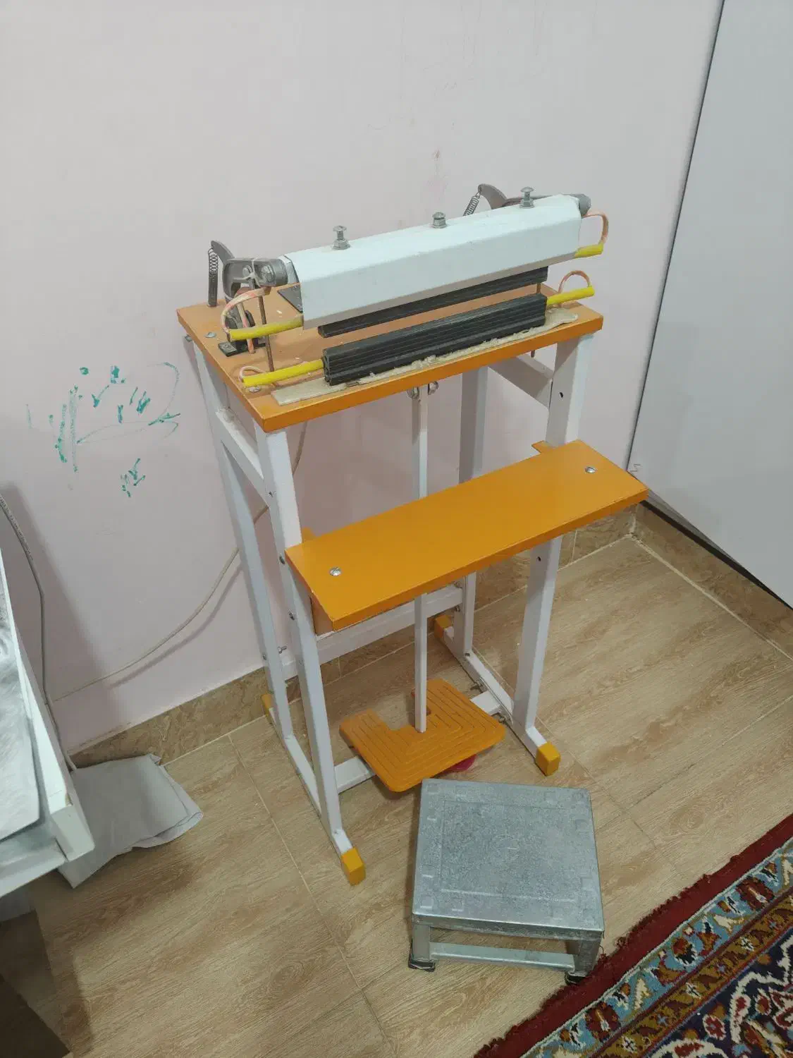 دستگاه بسته بندی مواد غذایی و(انتی)|ماشینآلات صنعتی|کاشمر, |دیوار