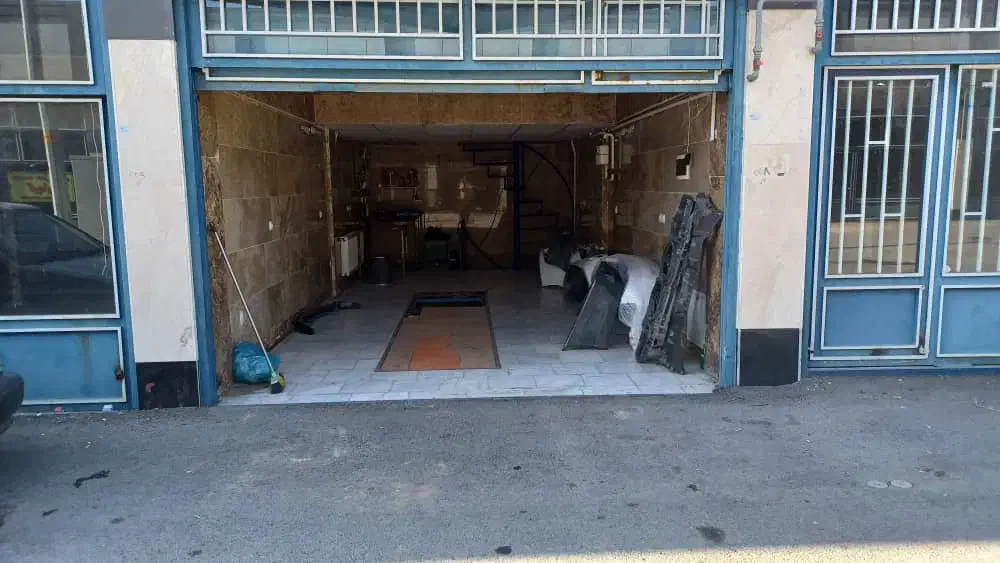 مغازه تجاری شهرک خودرو ۹۰ متر نمایشگاه|اجارهٔ مغازه و غرفه|اراک, |دیوار