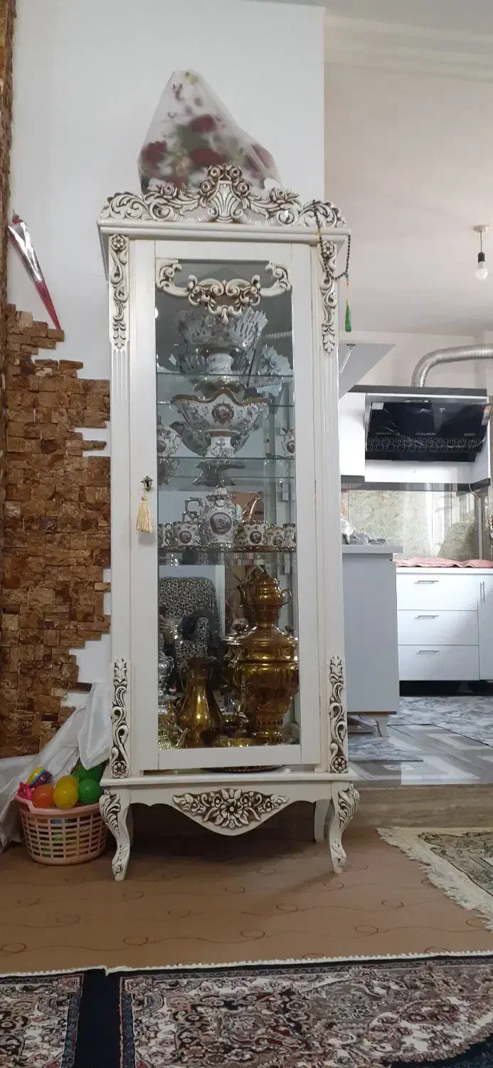 بوفه خوشگل و سفید چهار طبقه. فقط دو ملیونو سیصد|بوفه، ویترین، کنسول|میاندوآب, |دیوار