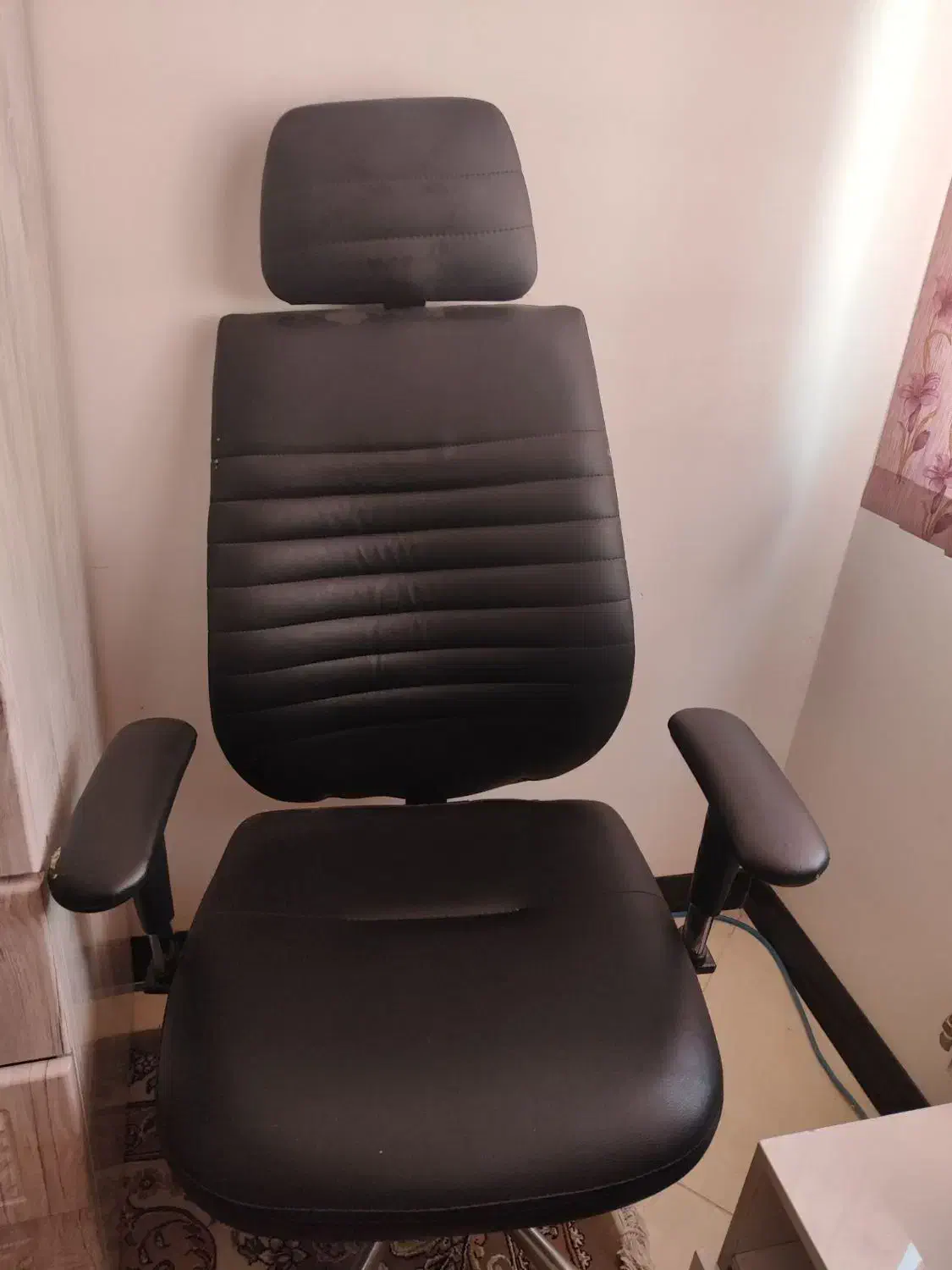 صندلی اداری نو|میز تحریر و کامپیوتر|شیراز, سایت اداری|دیوار