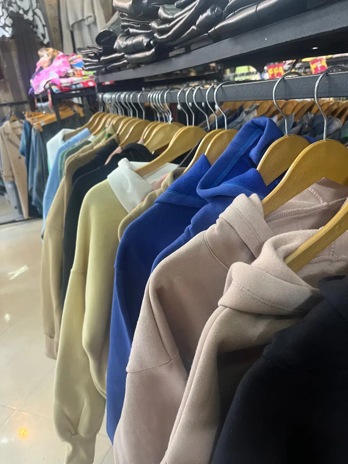 فرشنده خانم مسیر عباسی|استخدام بازاریابی و فروش|تبریز, |دیوار