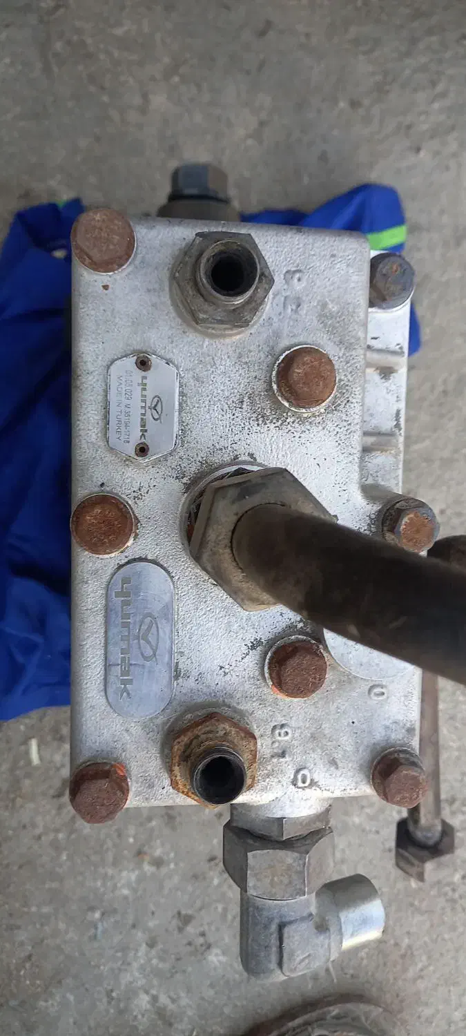 پمپ باد رنو|ماشینآلات صنعتی|کوه چنار, |دیوار