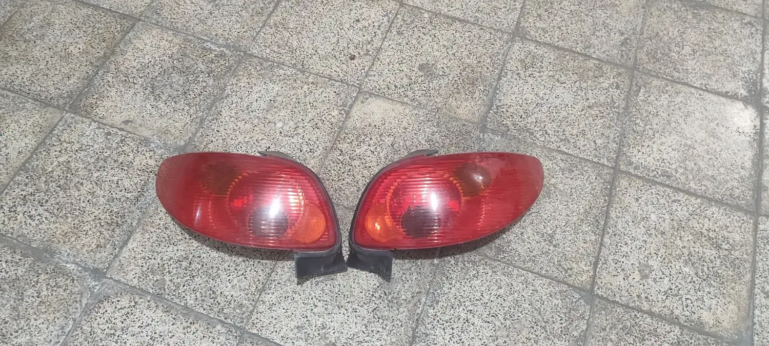 لوازم ۲۰۶ مانیتور قاب بورگین چراغ عقب لاستیک|قطعات یدکی و لوازم جانبی|تبریز, |دیوار