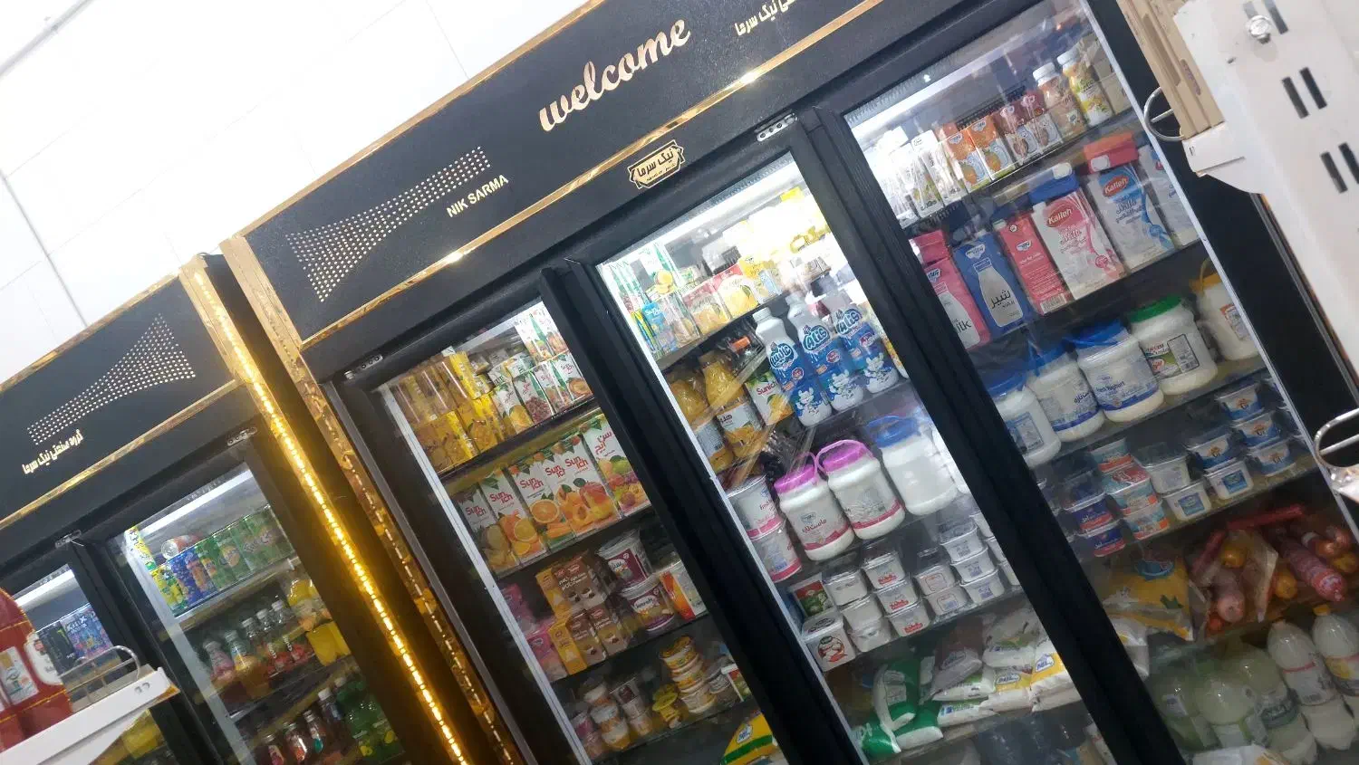 یخچال سه درب در حد نو موتور ایتالیا و میزفروشگاهی|فروشگاه و مغازه|قائن, |دیوار