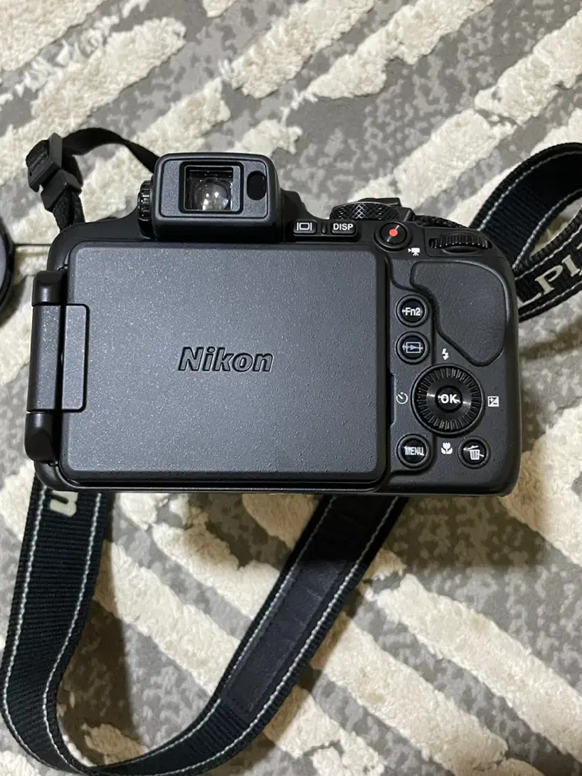 دوربین نیکون کولپکس بی ۷۰۰ (Nicon Coolpix B700)|دوربین عکاسی و فیلم‌برداری|شاهین‌شهر, مخابرات (شهید بهشتی)|دیوار