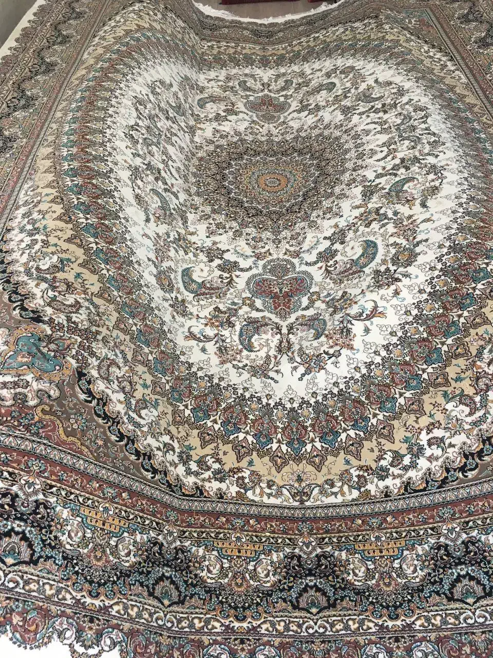 یک تخته فرش 12 متری 700 شانه|فرش|سمنان, |دیوار