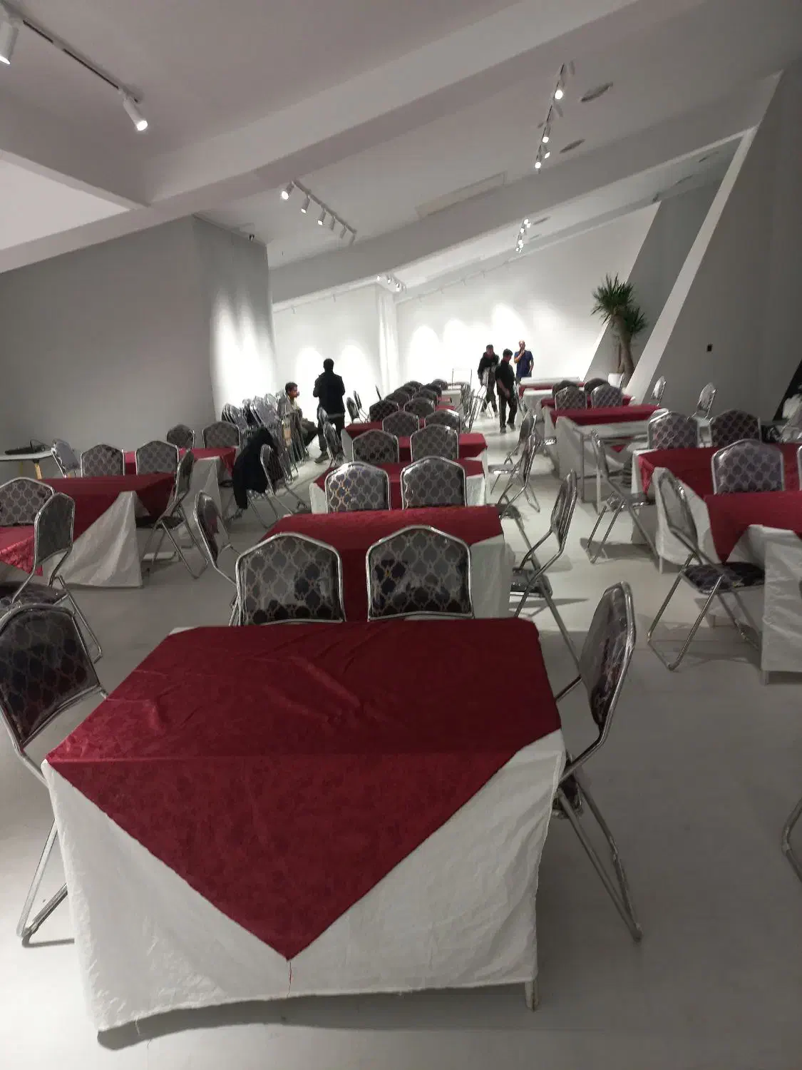 ظروف کرایه اجاره صندلی تاشو تعداد بالا.شیواری|خدمات پذیرایی، مراسم|تهران, تختی|دیوار