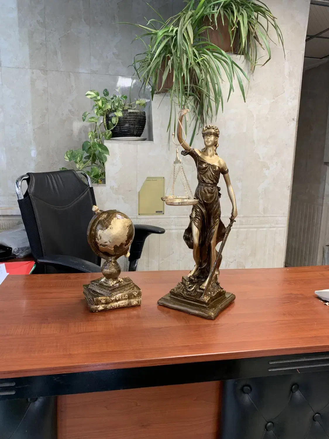 ست ۲تیکه مجسمه فرشته عدالت و کره زمین|مجسمه، تندیس، ماکت|تهران, هرندی|دیوار