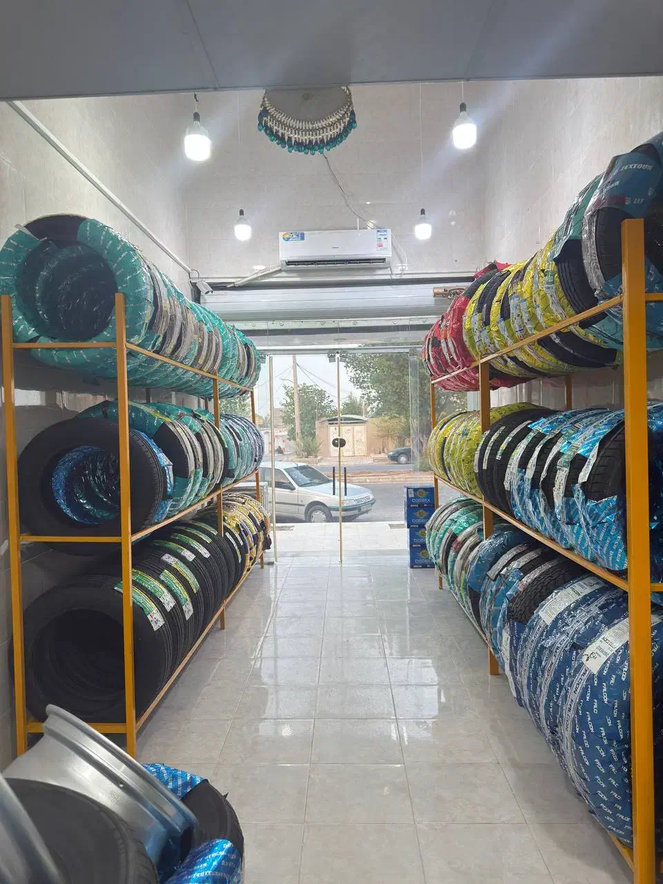 لاستیک اقساطی فروشگاه تایر سنتر با بهترین قیمت|قطعات یدکی و لوازم جانبی|لامرد, |دیوار