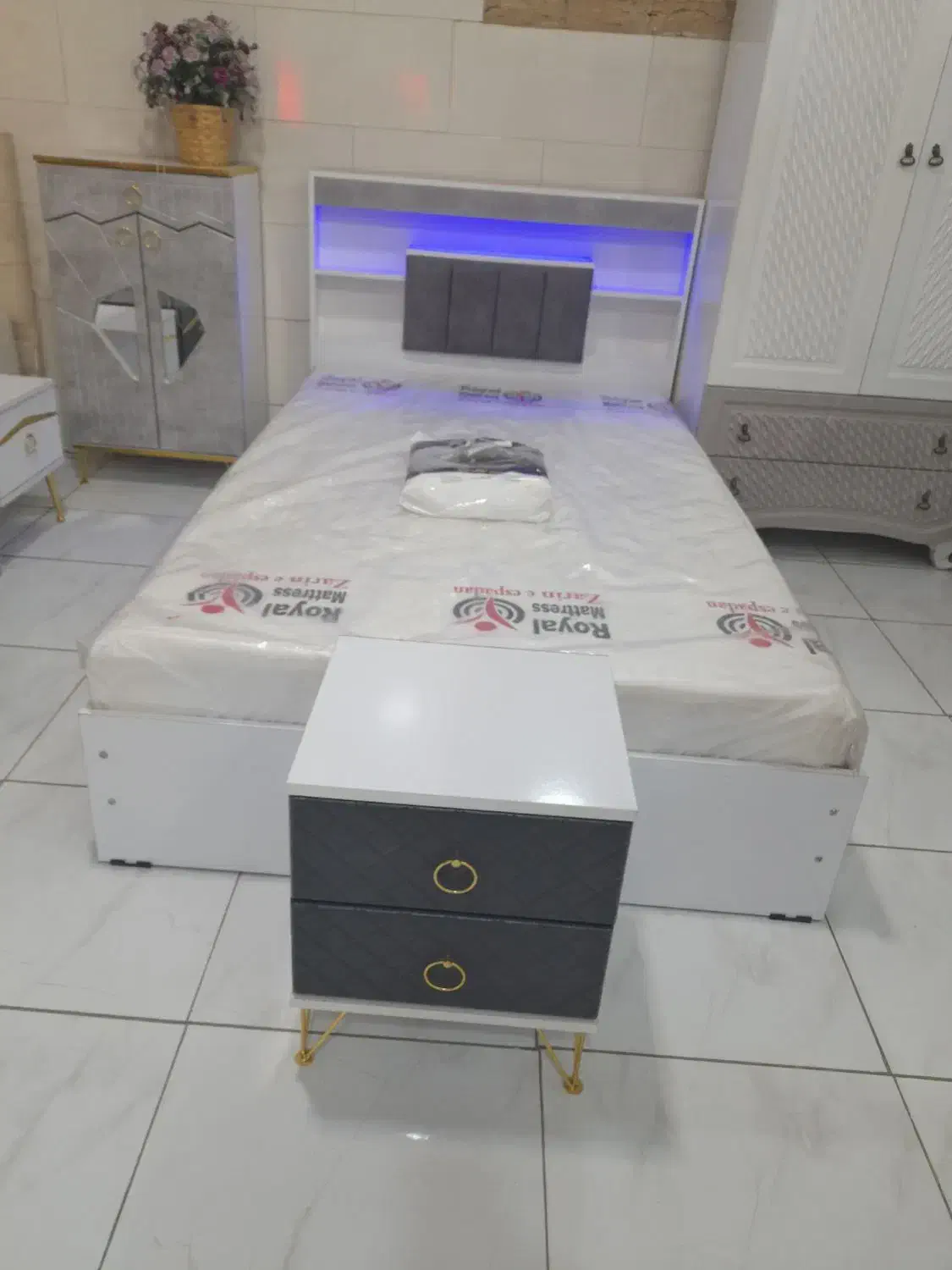 تخت یک و نیم نفره|تخت و سرویس خواب|نجفآباد, ویلاشهر|دیوار