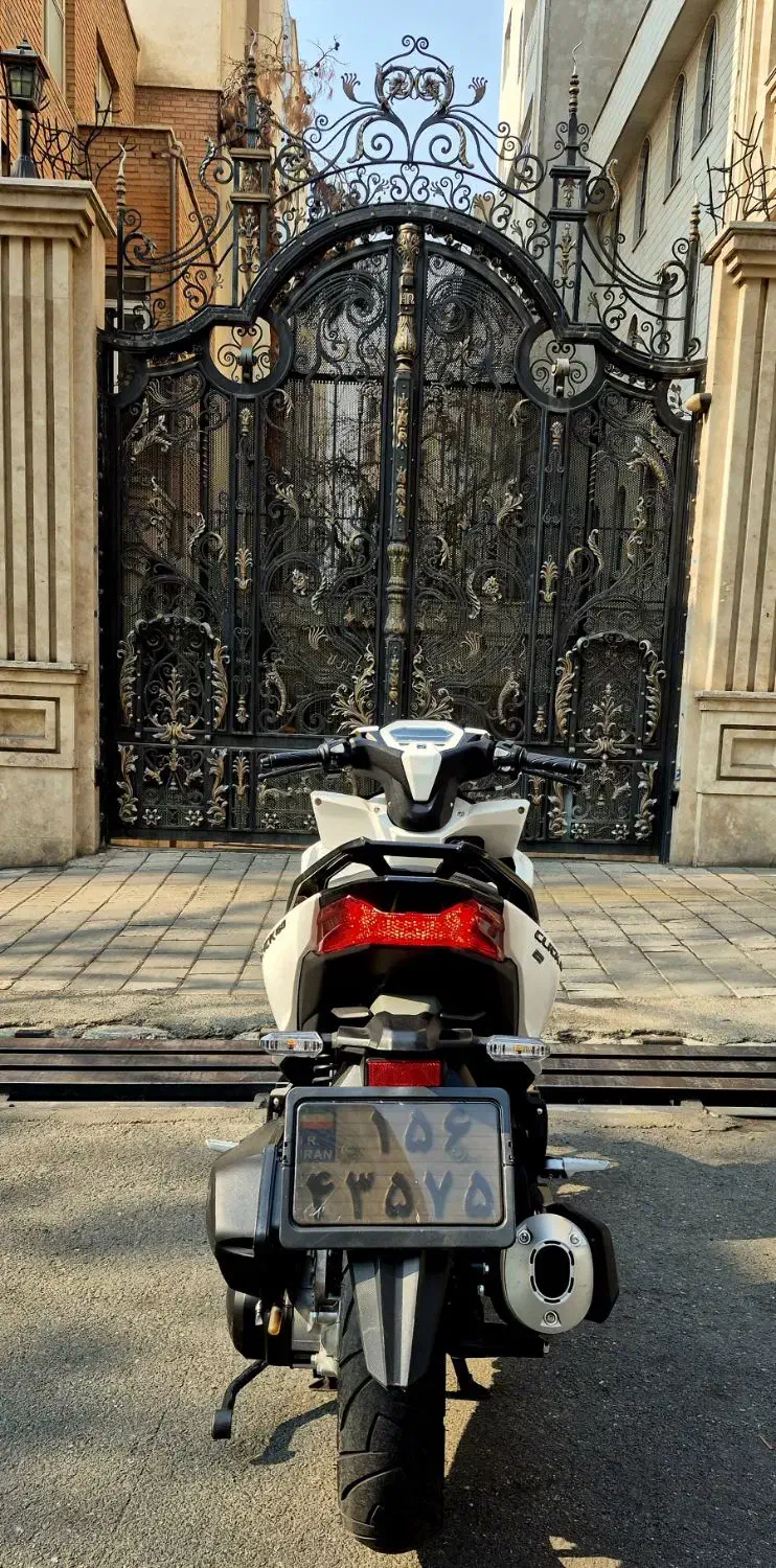 واریو۱۶۰|موتورسیکلت|تهران, دهم فروردین|دیوار