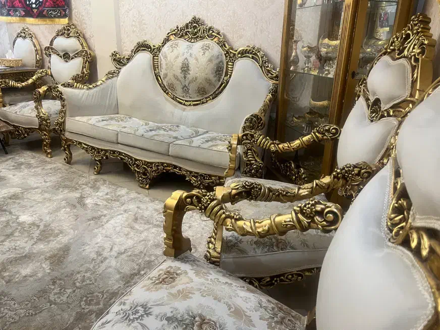 مبل سلطنتی ۷ نفره و میز ناهارخوری ۶ نفره|مبلمان خانگی و میز عسلی|تهران, جیحون|دیوار