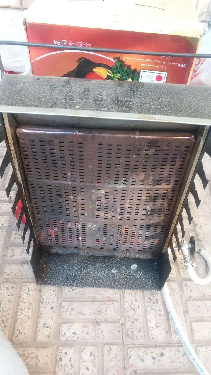 فروش کباب پز  ۸ سیخه در حدنو|اجاق گاز و لوازم برقی پخت‌وپز|نجف‌آباد, شریعتی|دیوار