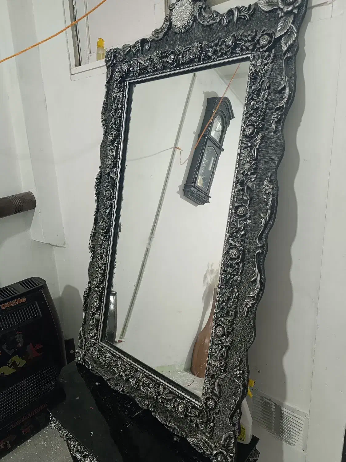 آینه ومیز|آینه|مشهد, رده|دیوار