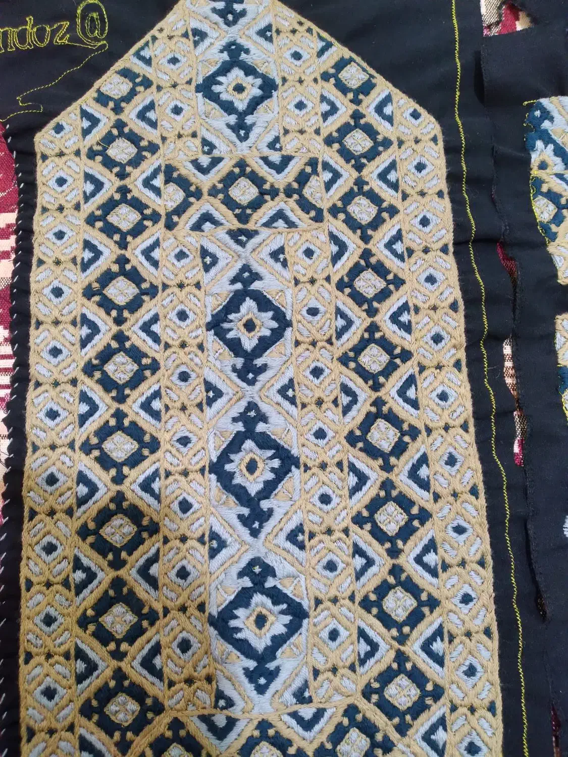 زیگپتان|لباس|زهک, |دیوار