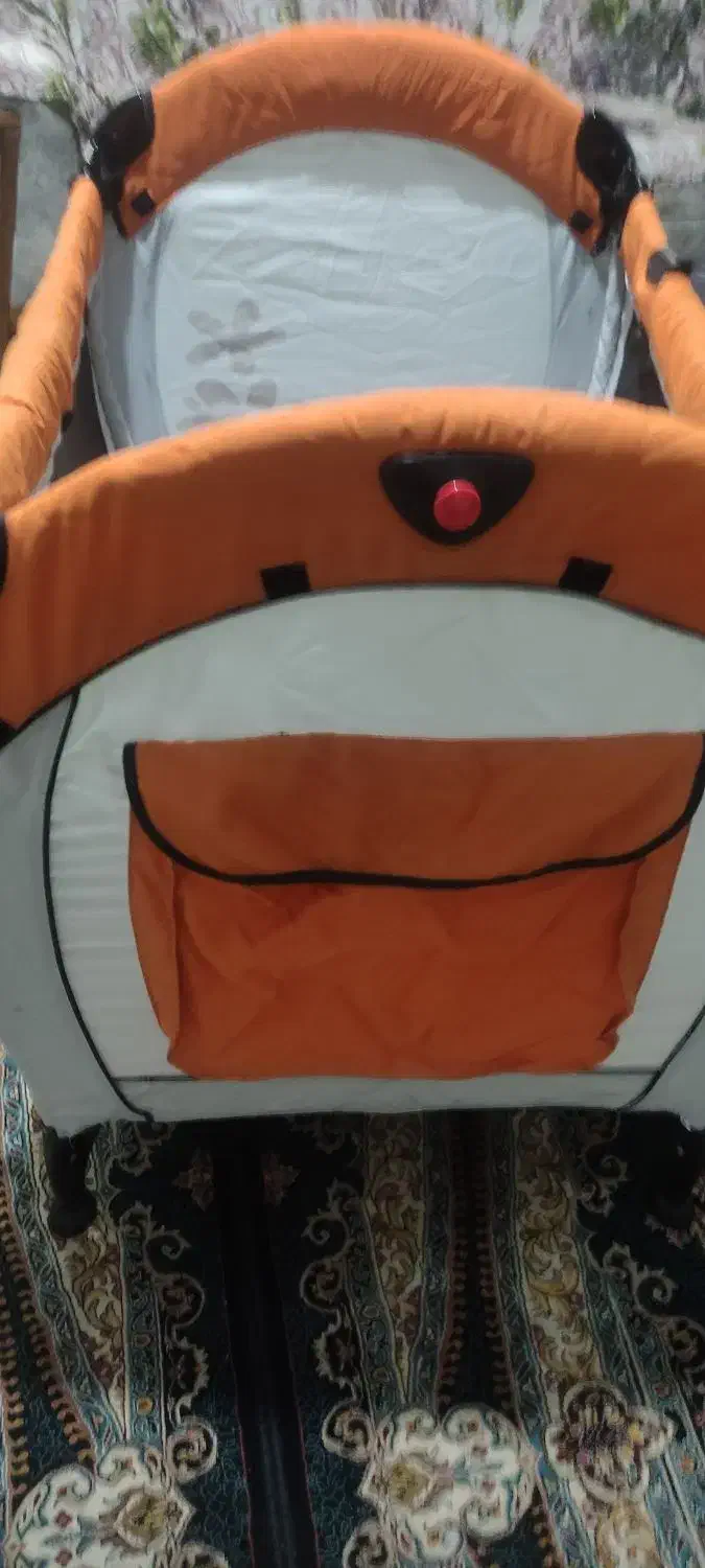 تخت پارک کودک .. تخت کنار مادر|تخت و صندلی بچه|شاهینشهر, گرگاب|دیوار