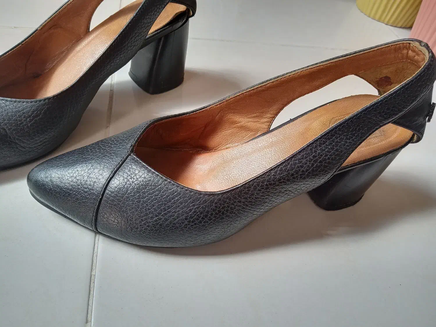 کفش زنانه، چرم خالص|کیف، کفش، کمربند|میاندوآب, |دیوار