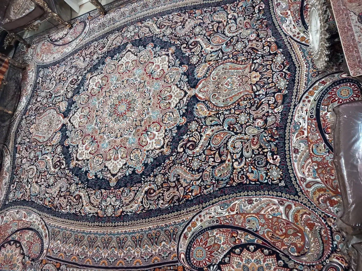 قالی ۱۲ متری|فرش|بروجن, |دیوار