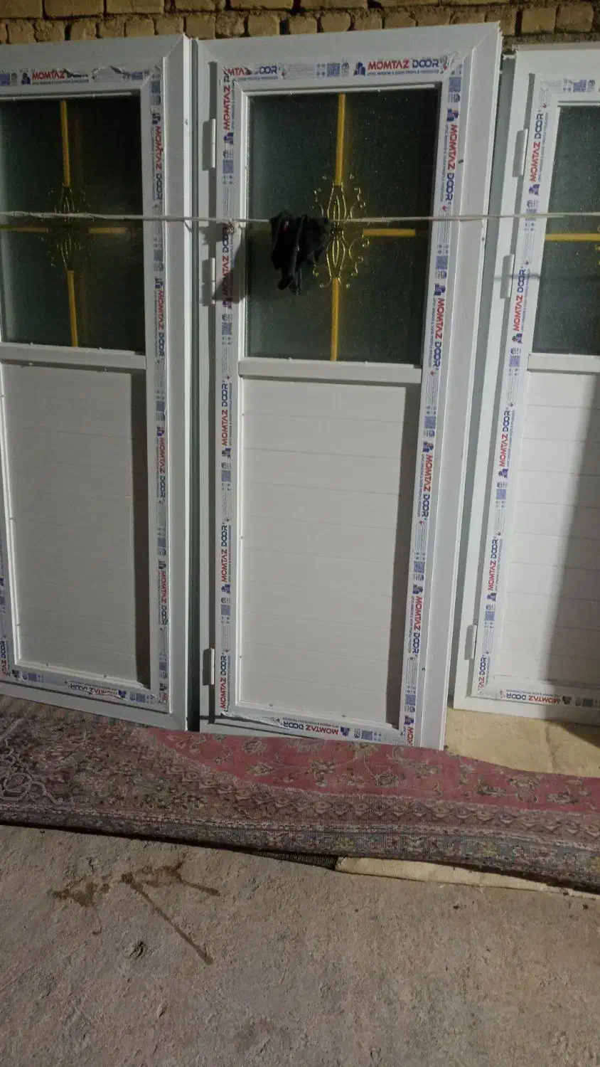 درب حمام و سرویس بهداشتی و درب باغی هم موجود هست|مصالح و تجهیزات ساختمان|مرودشت, کناره|دیوار