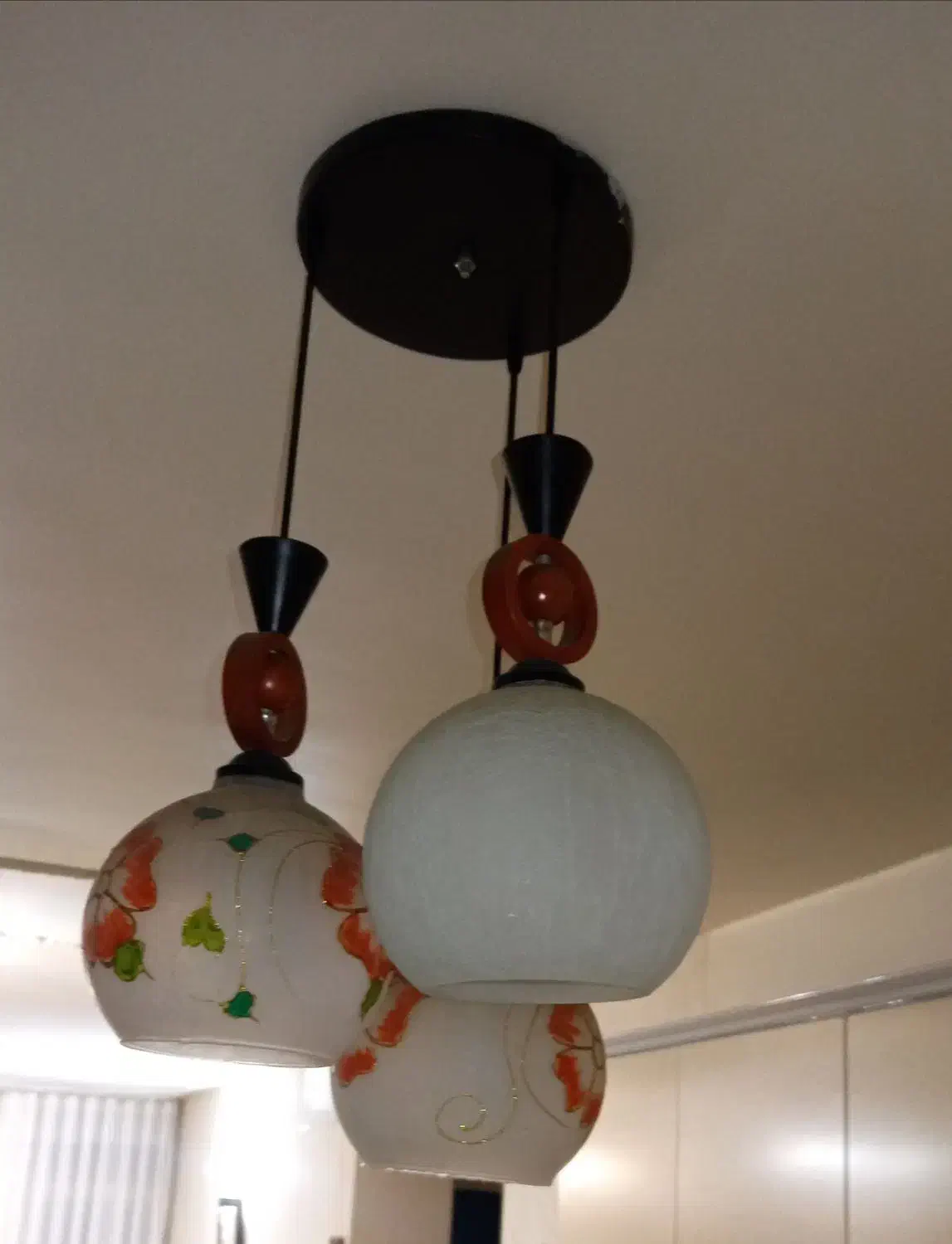 لوستر سه شعله|لوستر و چراغ آویز|اسلام‌شهر, شهرک واوان|دیوار