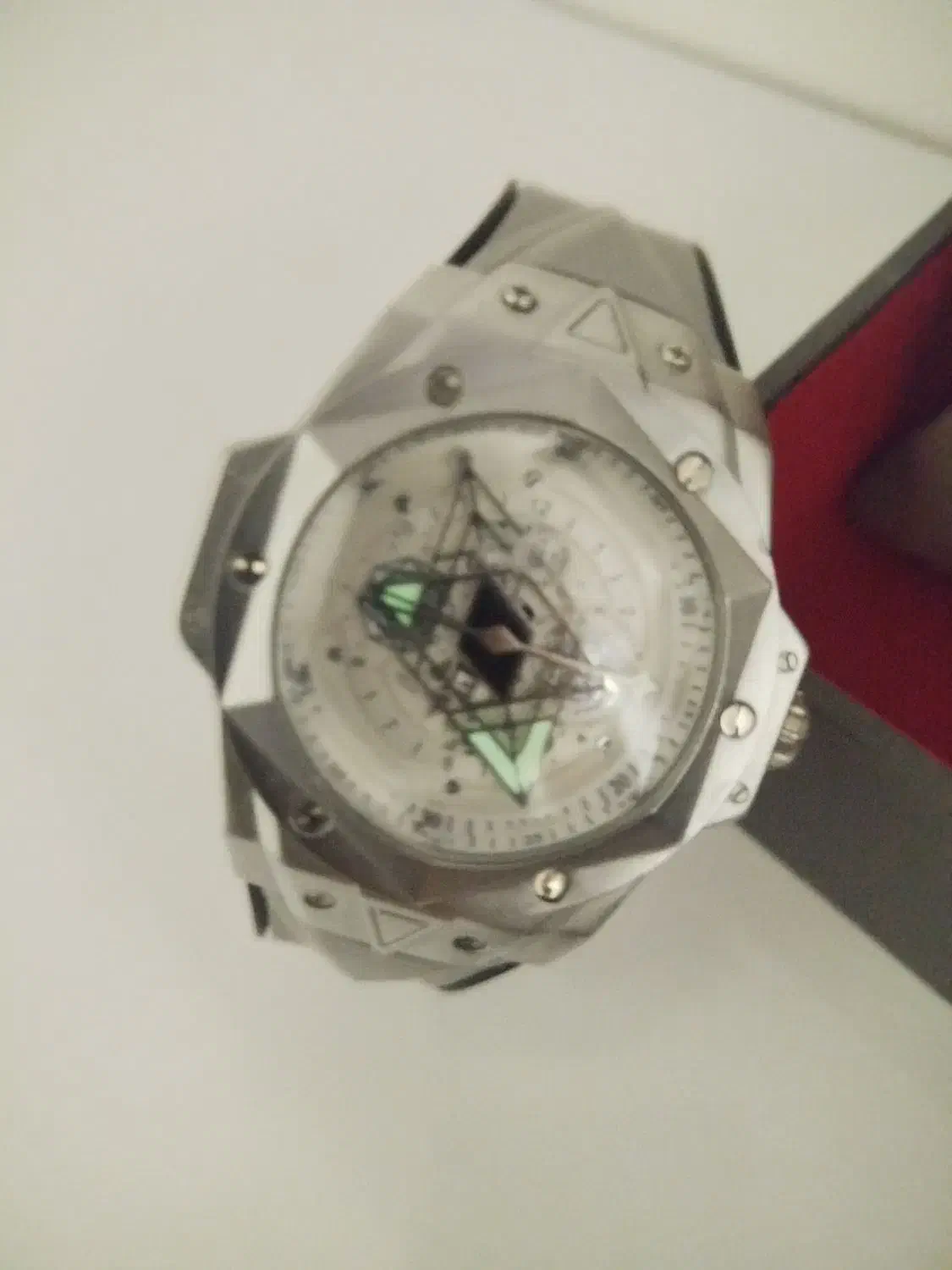 ساعت عقربه دار|ساعت|مرند, |دیوار