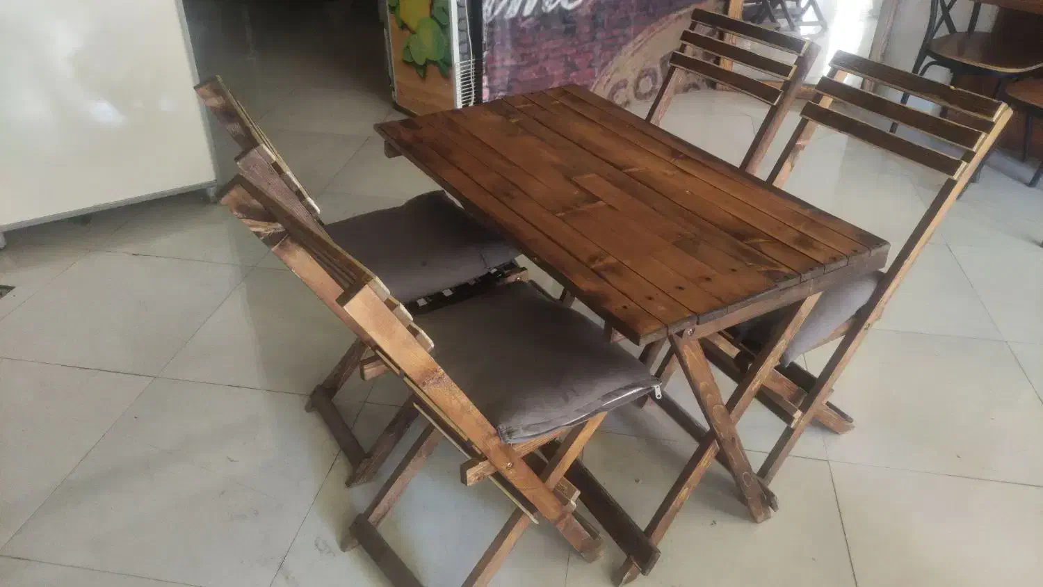 فروش صندلی چهار نفره|میز و صندلی غذاخوری|میانه, |دیوار