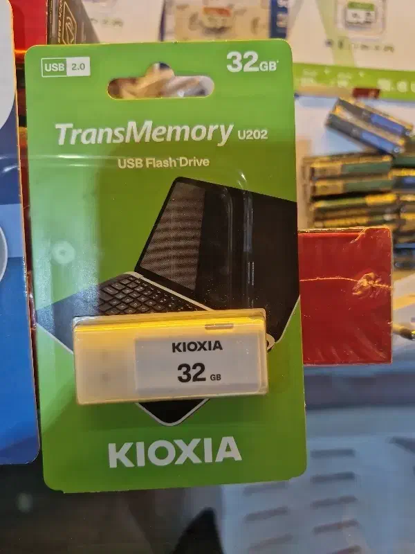 رم وفلش ۶۴ گیگ و۳۲ گیگ زیر قیمت حراج|قطعات و لوازم جانبی رایانه|زاهدان, |دیوار